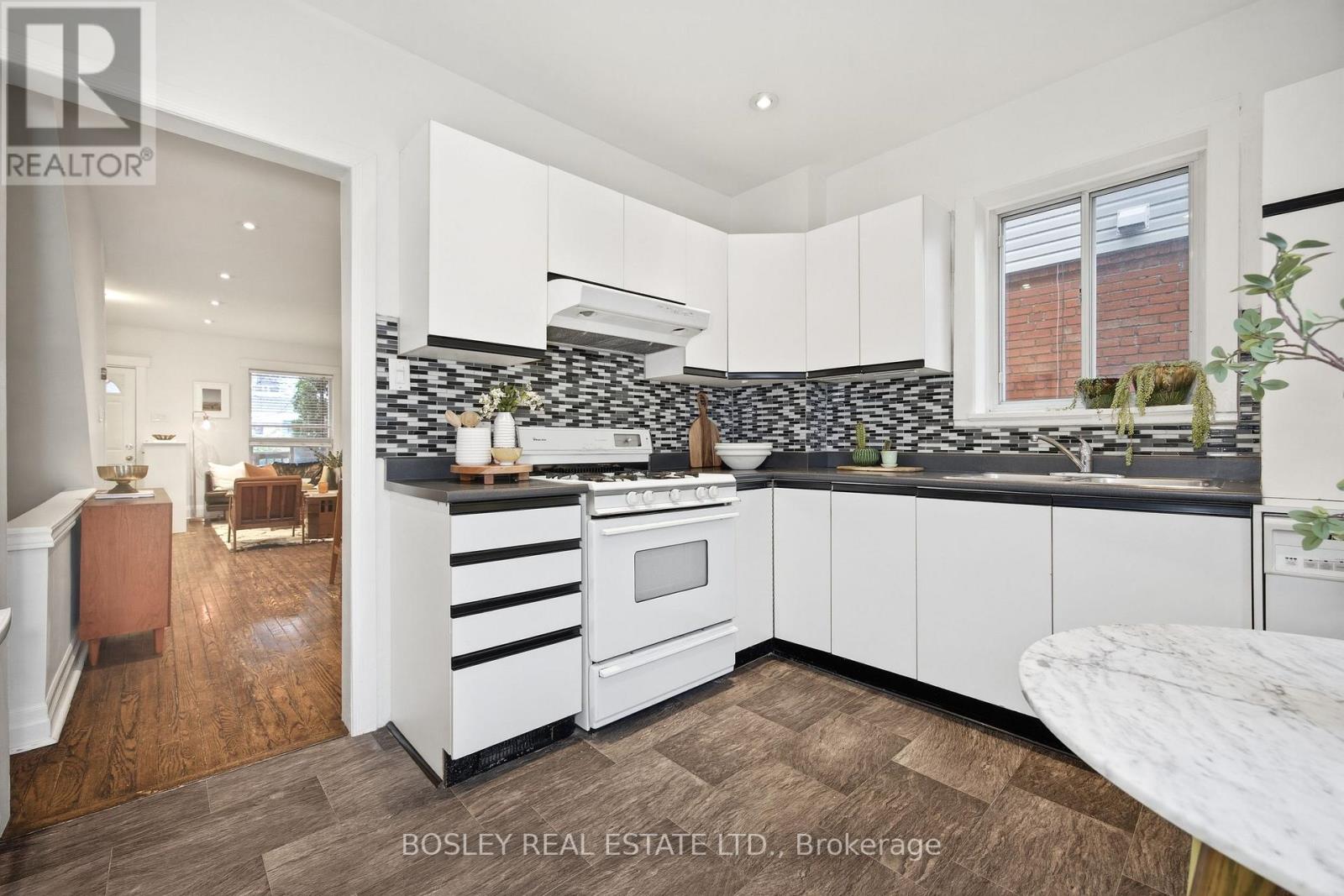 92 Glebemount Avenue, Toronto (Danforth), Ontario  M4C 3R8 - Photo 13 - E13018736