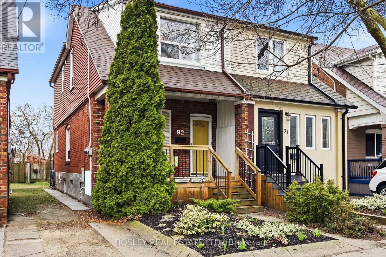 92 Glebemount Avenue, Toronto (Danforth), Ontario  M4C 3R8 - Photo 2 - E13018736