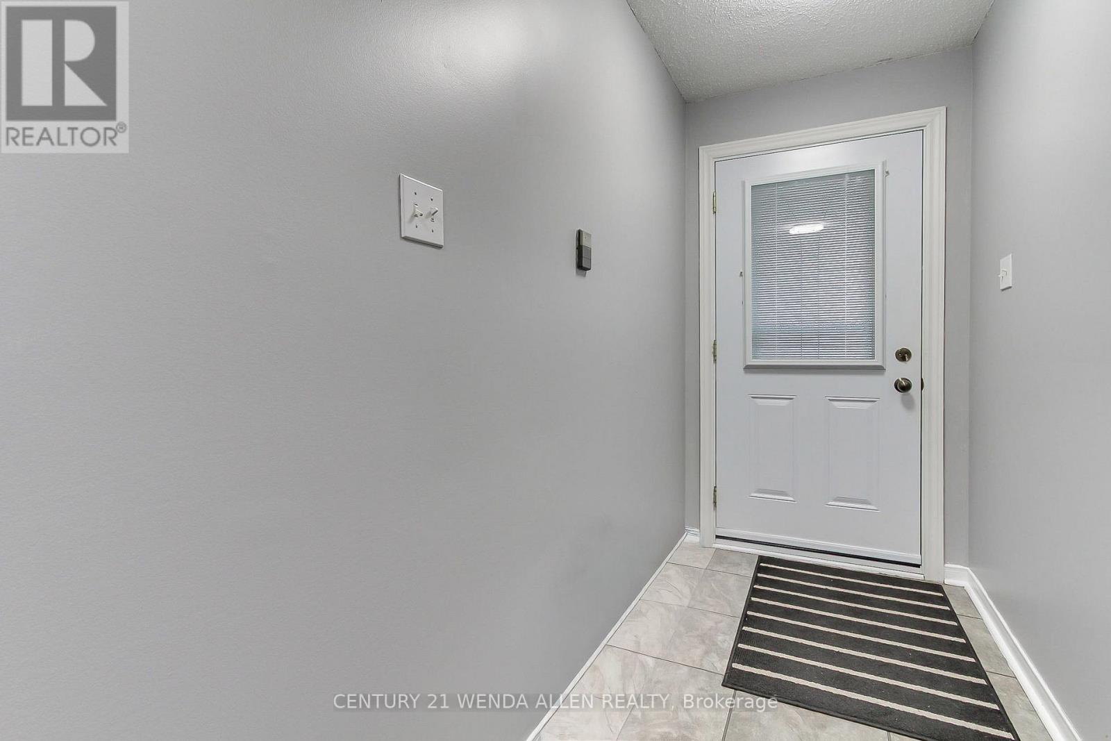 44 Bashford Road, Ajax, Ontario  L1S 3Y2 - Photo 3 - E13018746