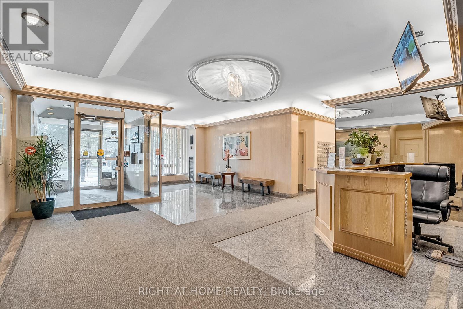 603 - 10 Tangreen Court, Toronto, Ontario  M2M 4B9 - Photo 4 - C12914376