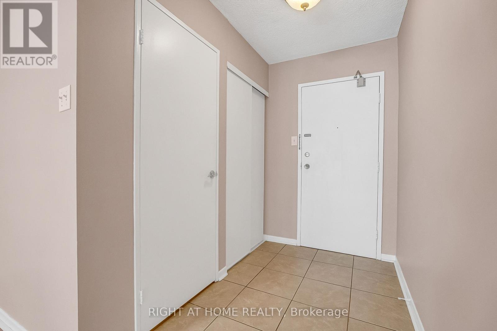 603 - 10 Tangreen Court, Toronto, Ontario  M2M 4B9 - Photo 8 - C12914376