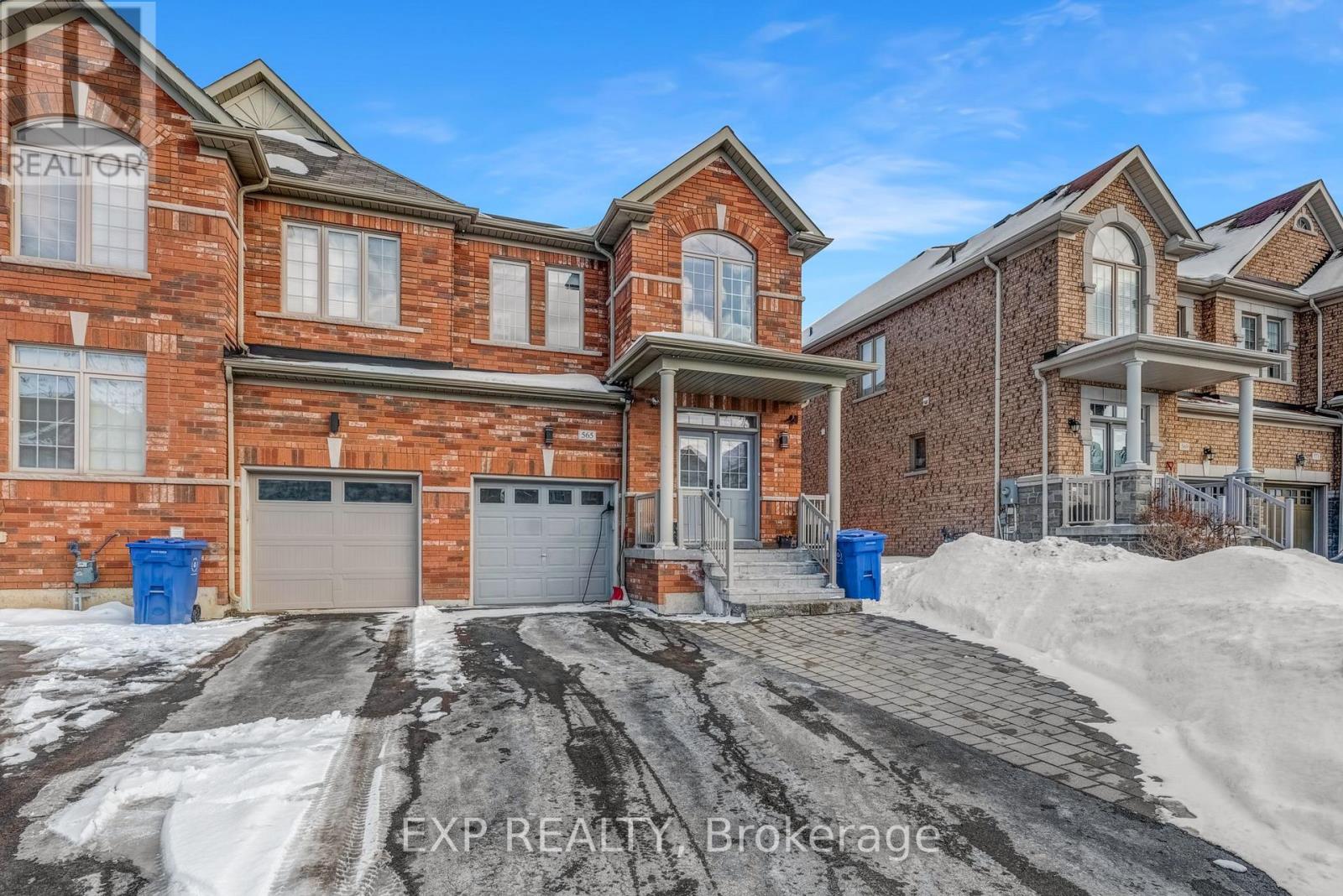 565 FOXCROFT BOULEVARD, Newmarket, Ontario