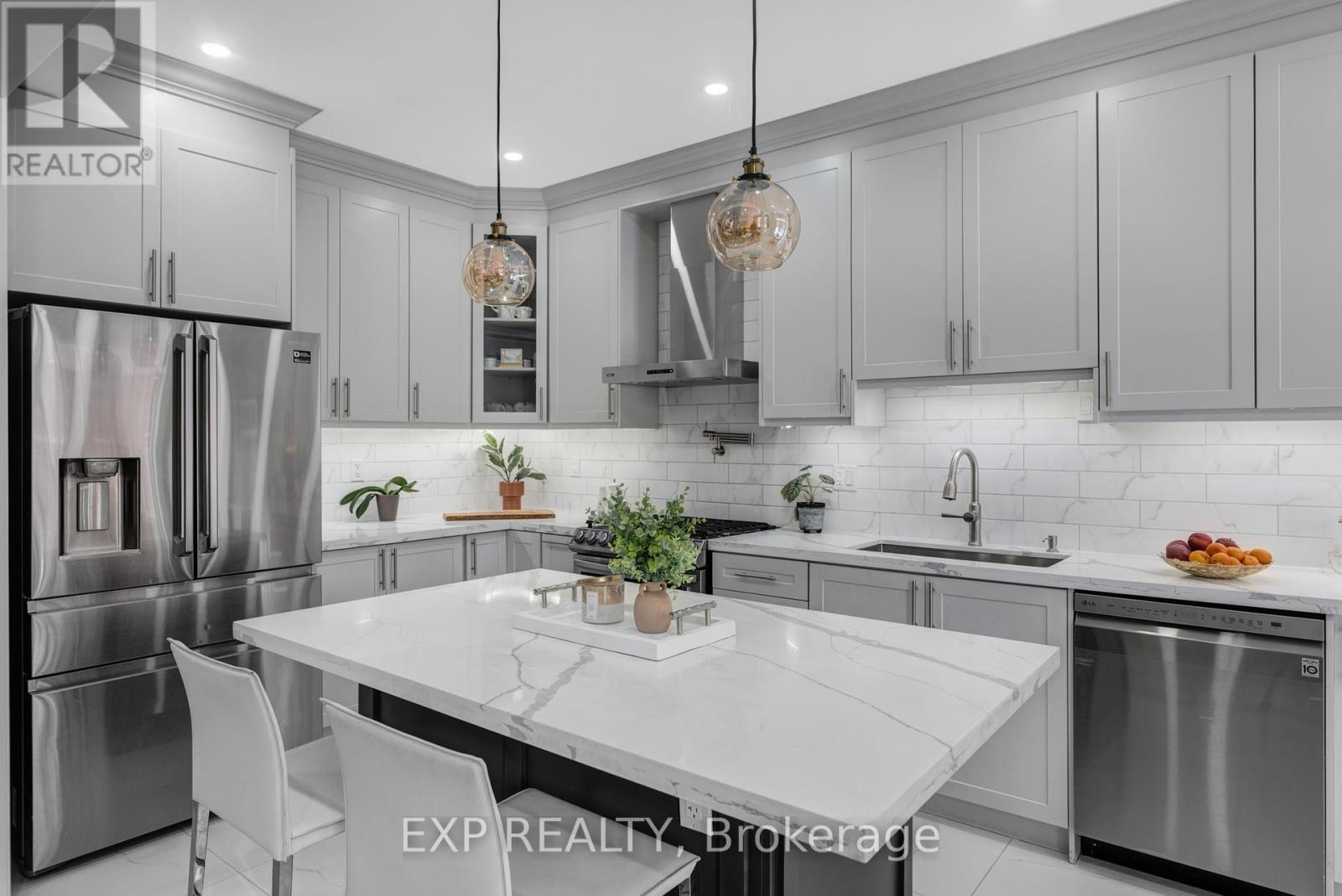 565 Foxcroft Boulevard, Newmarket, Ontario  L3X 3L6 - Photo 11 - N13018784