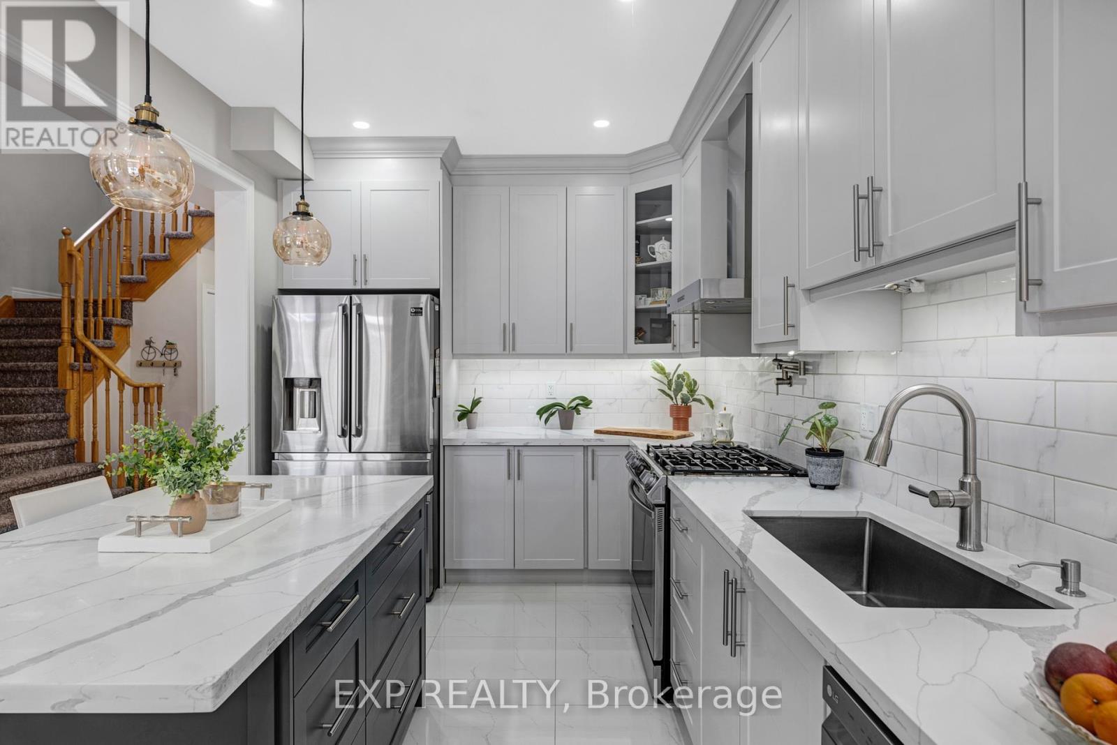 565 Foxcroft Boulevard, Newmarket, Ontario  L3X 3L6 - Photo 12 - N13018784