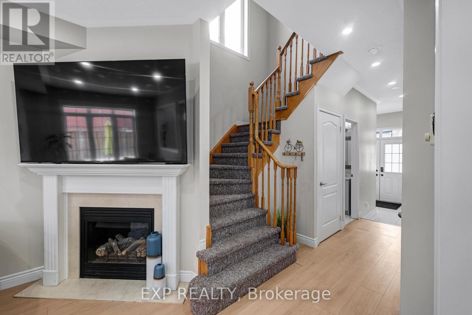 565 Foxcroft Boulevard, Newmarket, Ontario  L3X 3L6 - Photo 17 - N13018784