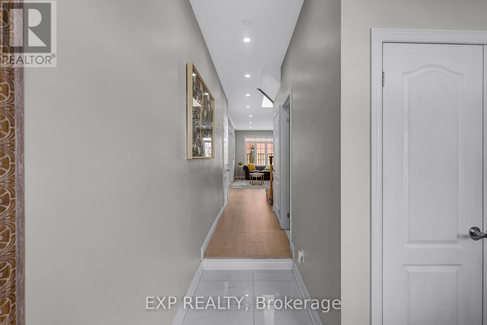 565 Foxcroft Boulevard, Newmarket, Ontario  L3X 3L6 - Photo 3 - N13018784