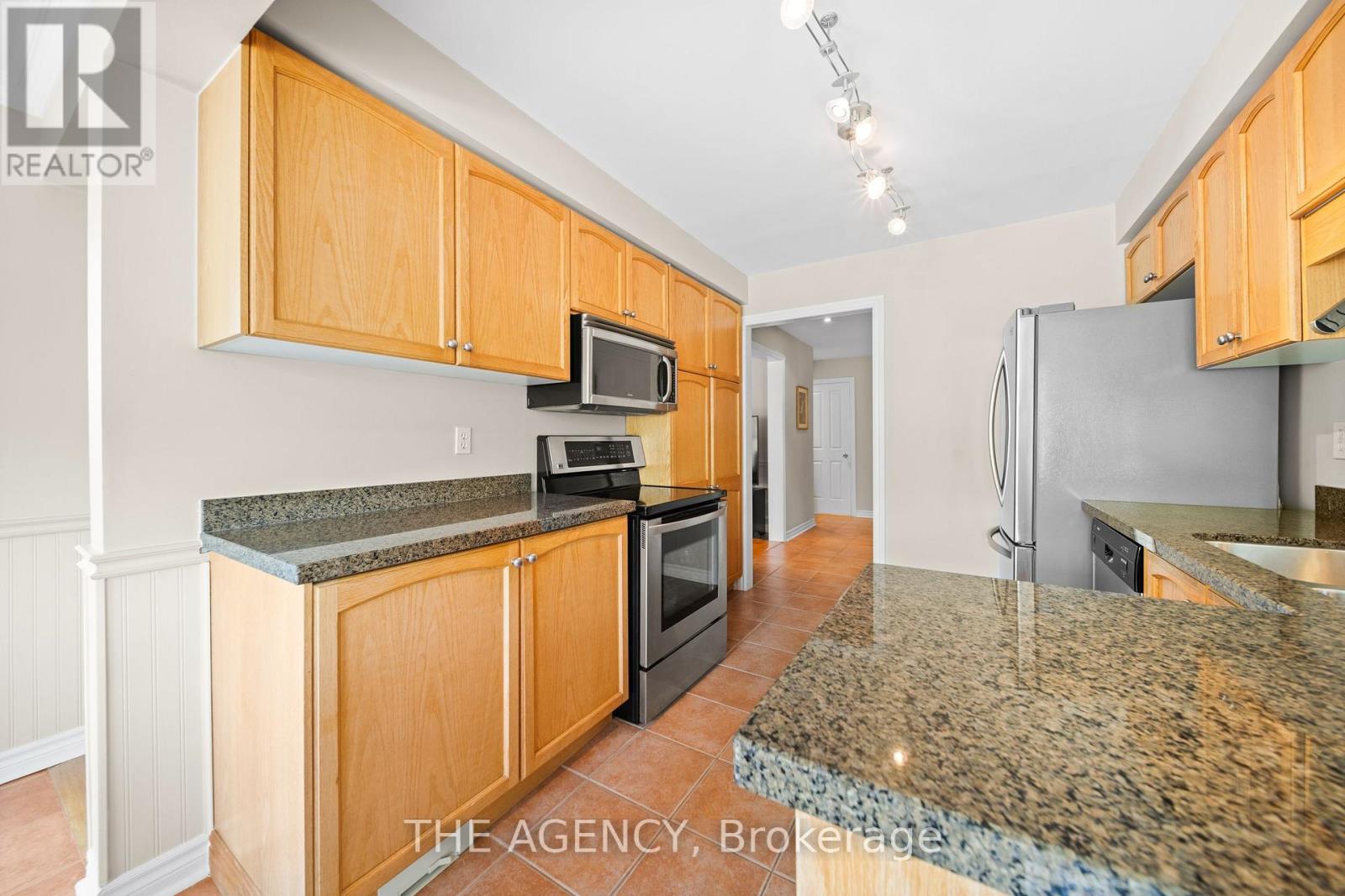 18 Wildflower Drive, Richmond Hill, Ontario  L4E 3Y5 - Photo 10 - N13018938