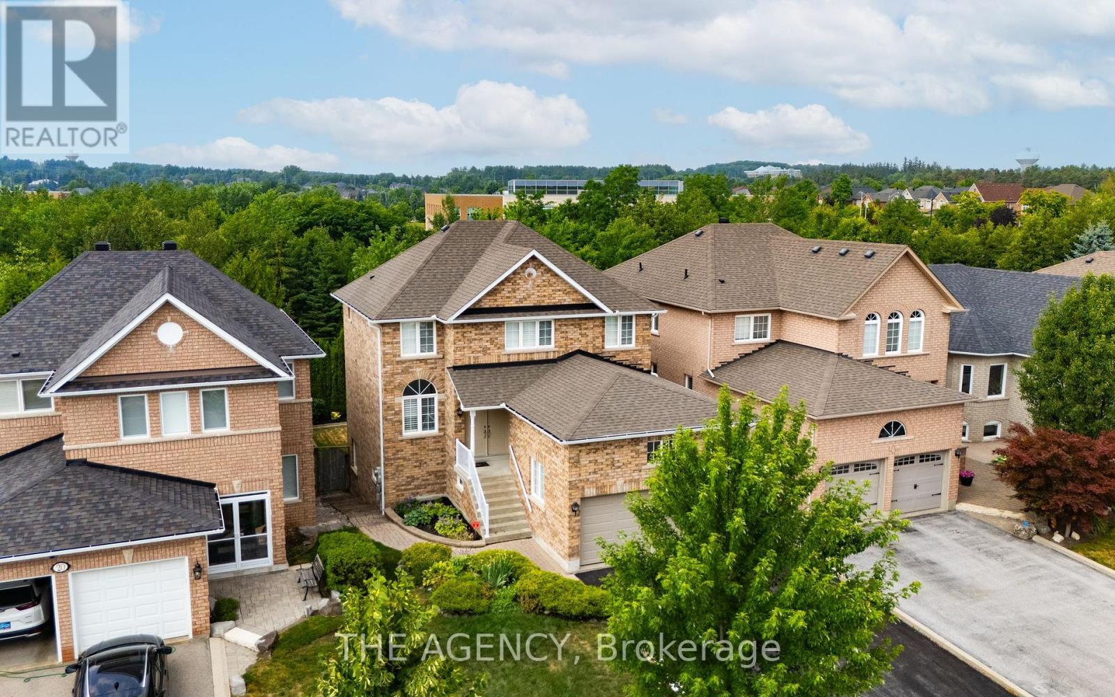 18 Wildflower Drive, Richmond Hill, Ontario  L4E 3Y5 - Photo 2 - N13018938