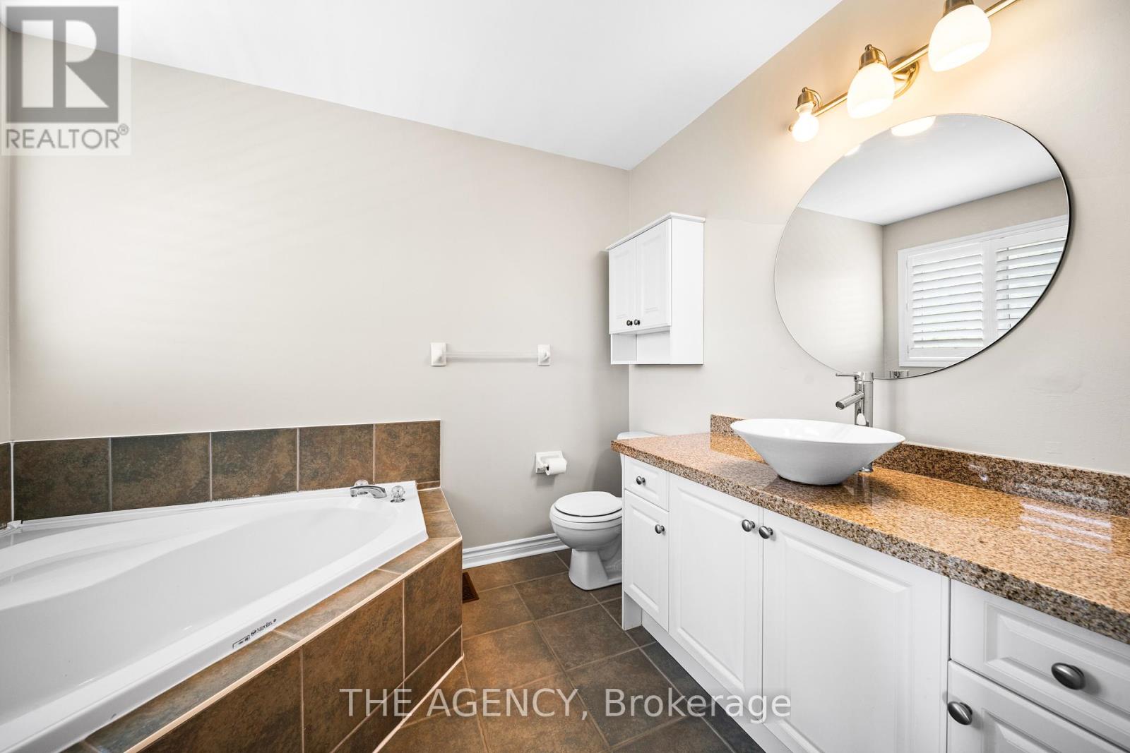 18 Wildflower Drive, Richmond Hill, Ontario  L4E 3Y5 - Photo 21 - N13018938