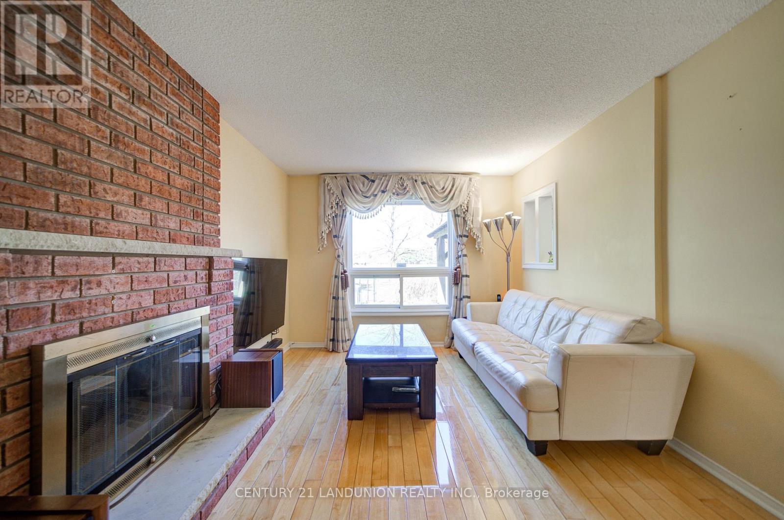 49 John Stiver Crescent, Markham, Ontario  L3R 9B6 - Photo 12 - N13018970