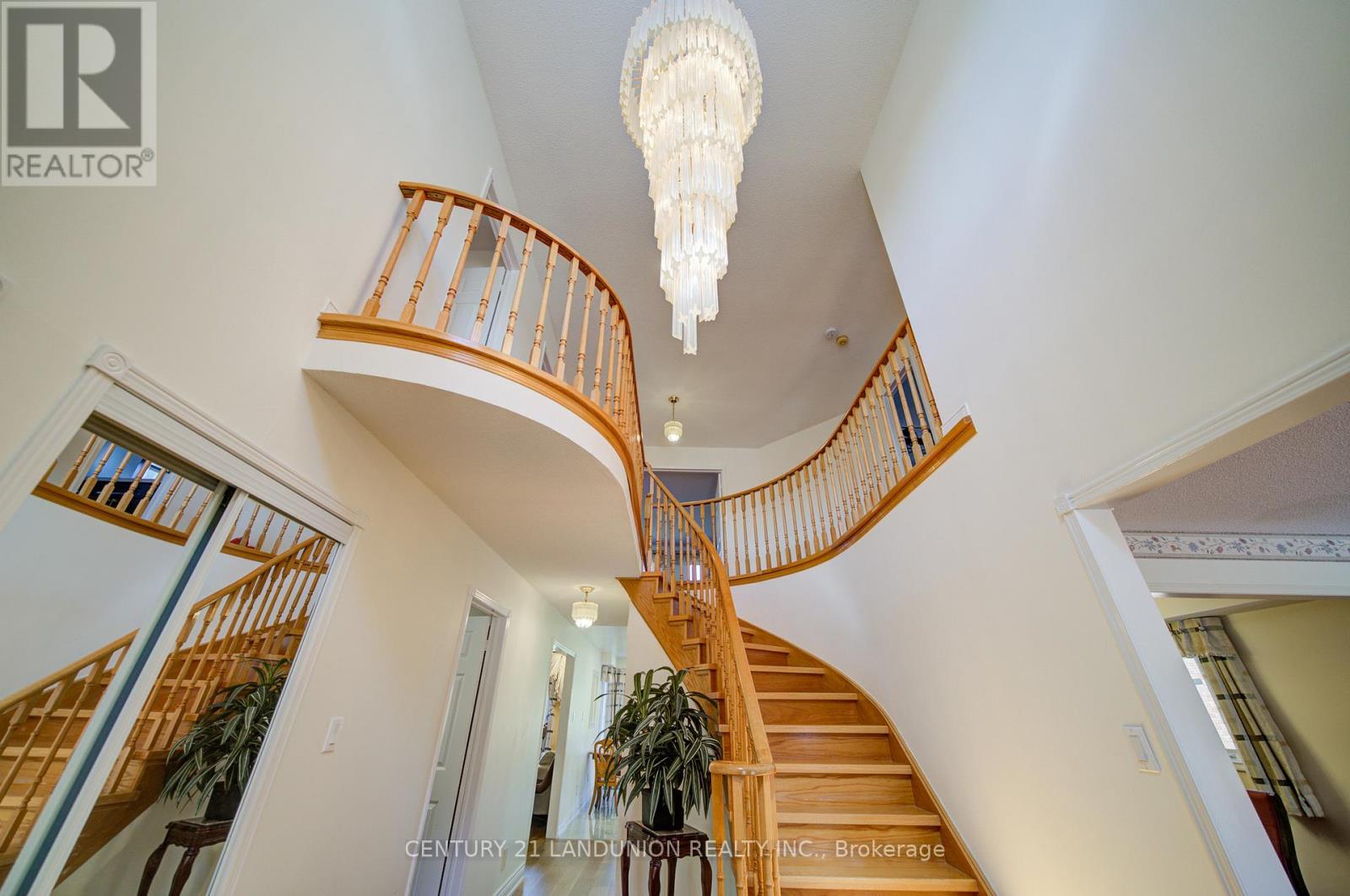 49 John Stiver Crescent, Markham, Ontario  L3R 9B6 - Photo 5 - N13018970