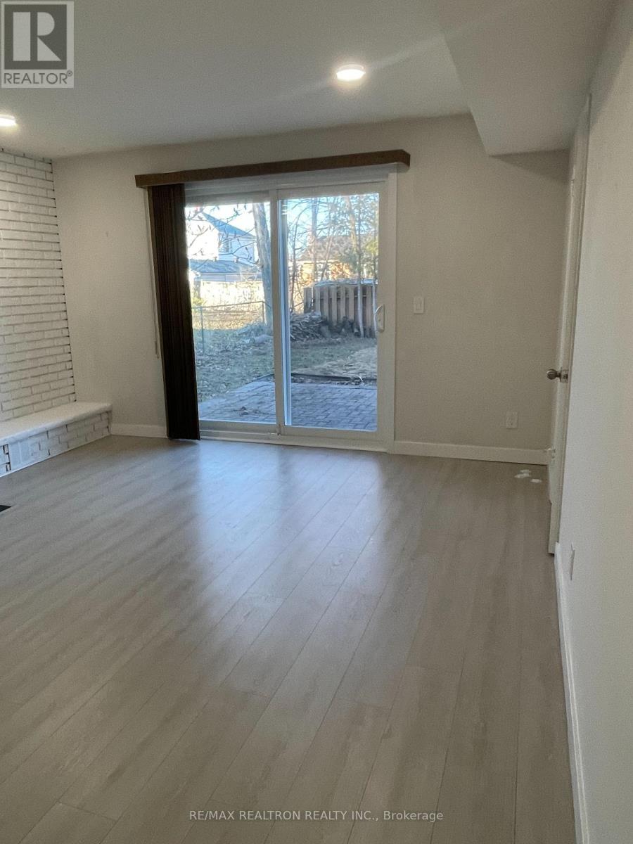 143 Peel Street, Barrie, Ontario  L4M 3L7 - Photo 11 - S13018808