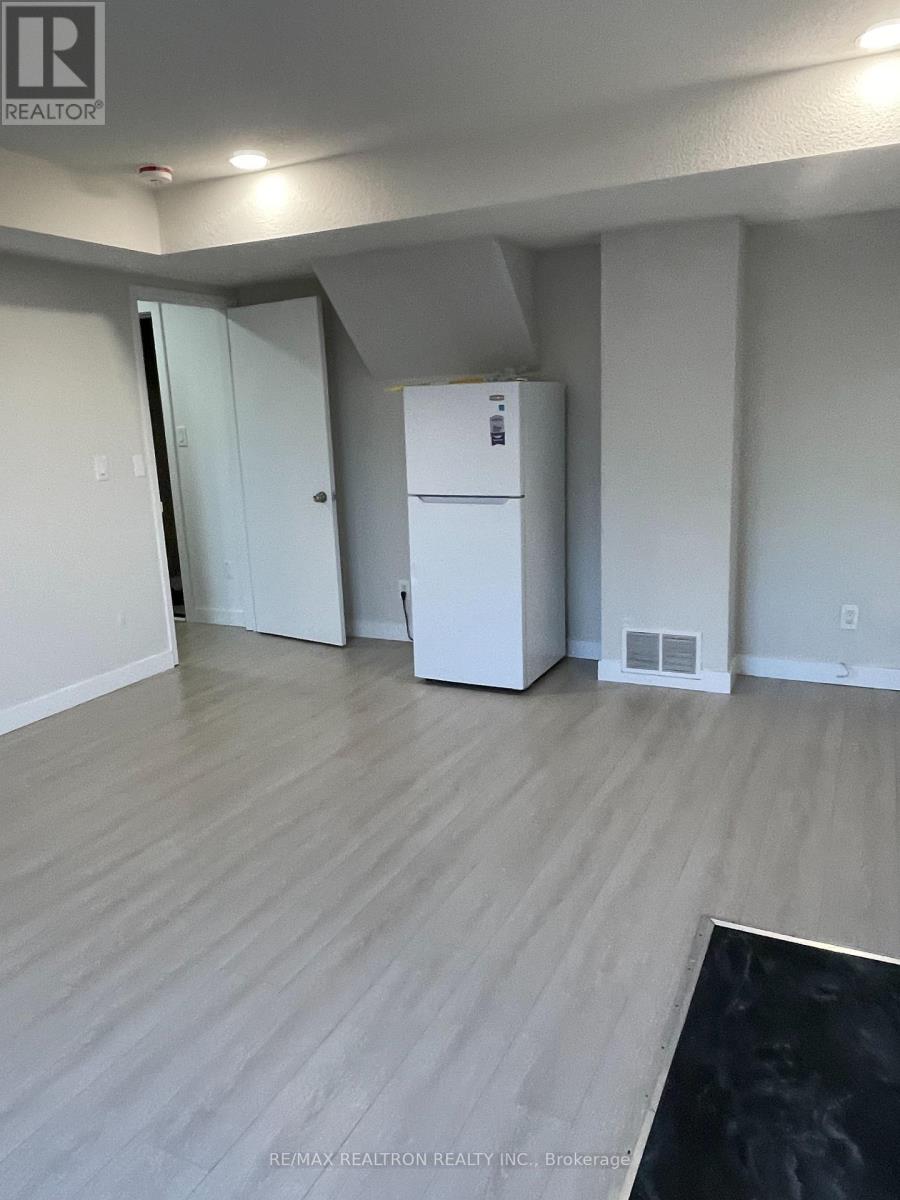 143 Peel Street, Barrie, Ontario  L4M 3L7 - Photo 12 - S13018808