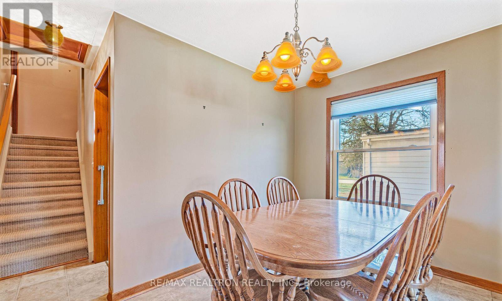 143 Peel Street, Barrie, Ontario  L4M 3L7 - Photo 2 - S13018808