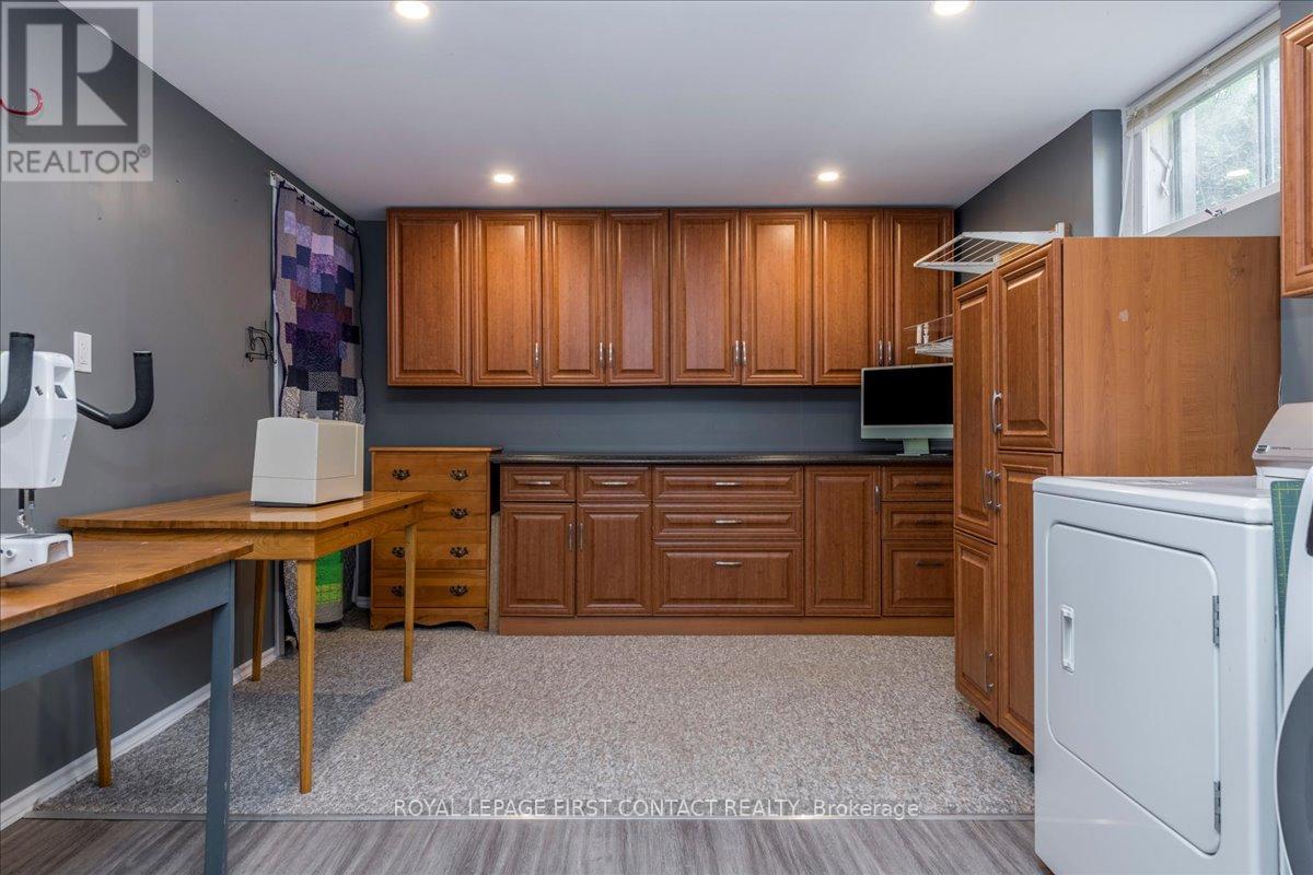 32 Springhome Road, Barrie (Allandale Heights), Ontario  L4N 2W7 - Photo 28 - S13018912