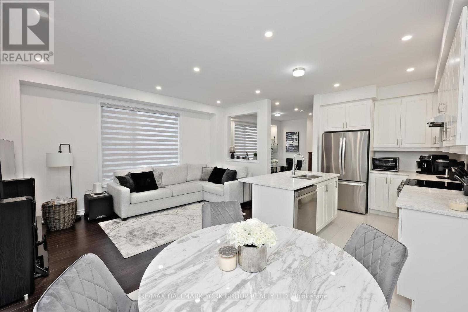 145 Fenchurch Manor, Barrie, Ontario  L9J 0X1 - Photo 14 - S13018916