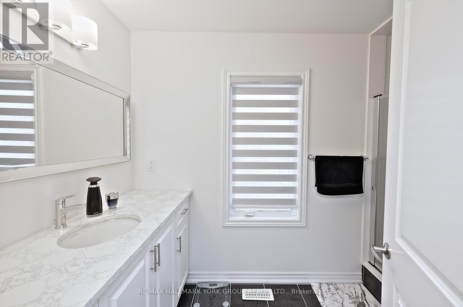 145 Fenchurch Manor, Barrie, Ontario  L9J 0X1 - Photo 23 - S13018916