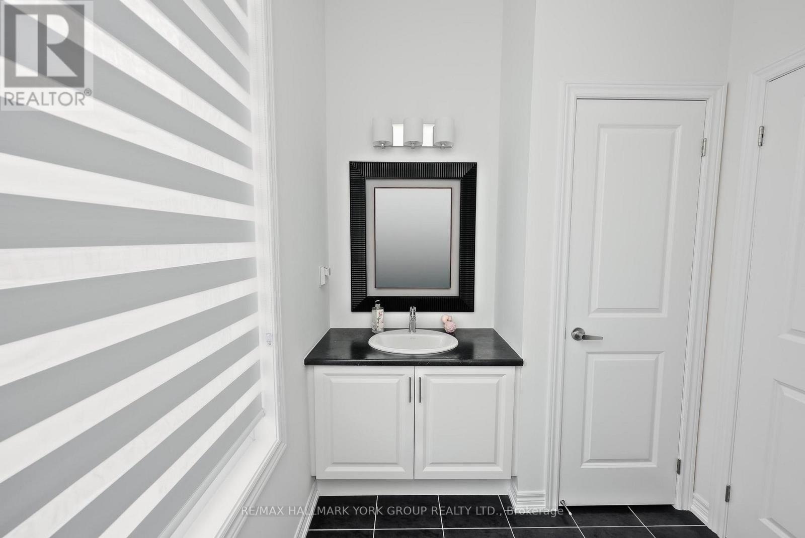 145 Fenchurch Manor, Barrie, Ontario  L9J 0X1 - Photo 29 - S13018916