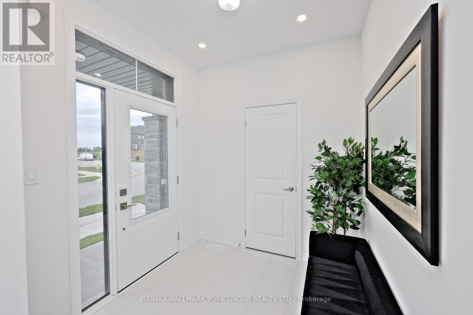 145 Fenchurch Manor, Barrie, Ontario  L9J 0X1 - Photo 4 - S13018916