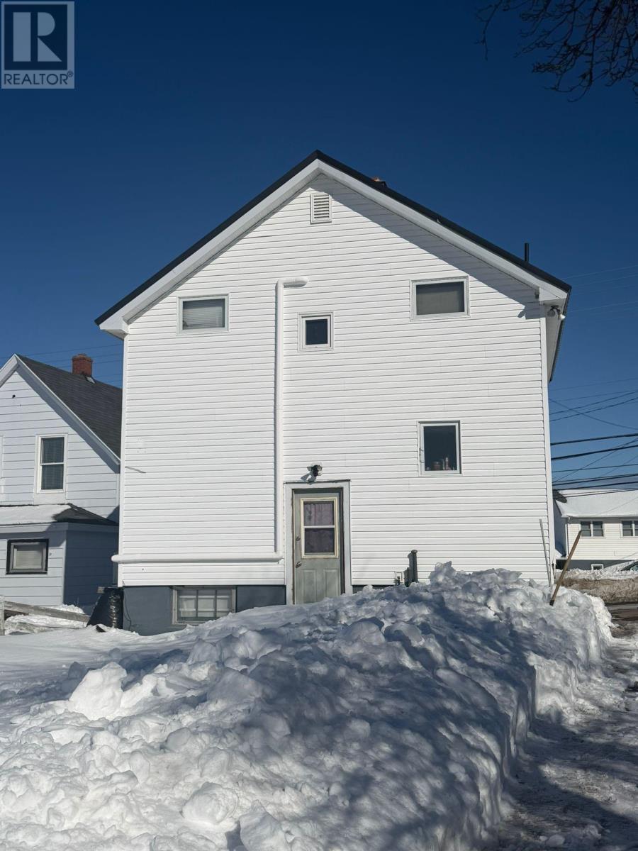 1162 George Street, Sydney, Nova Scotia  B1P 1N2 - Photo 3 - 202602973