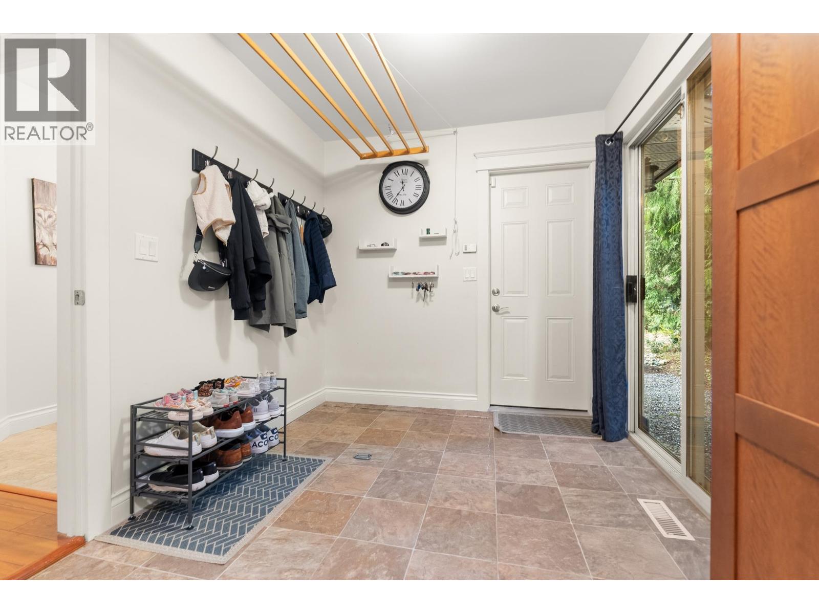 1530 Lighthall Court, North Vancouver, British Columbia  V7G 2G2 - Photo 29 - R3111438