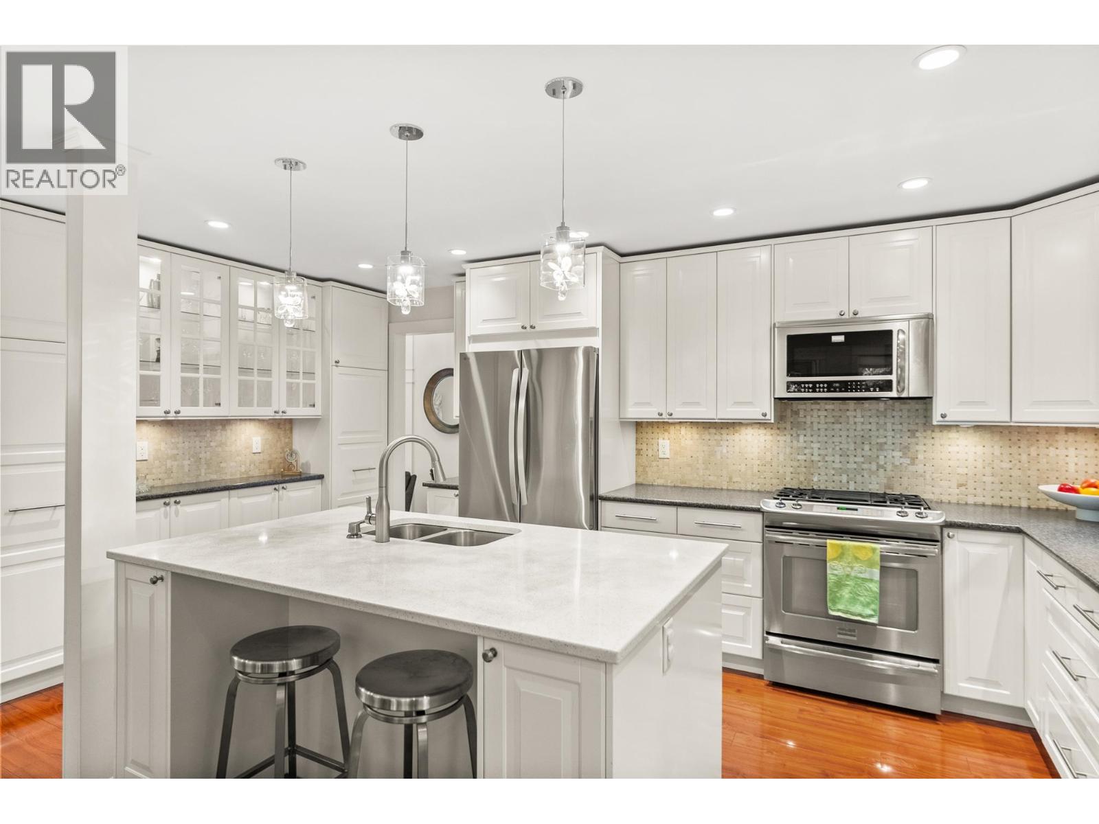 1530 Lighthall Court, North Vancouver, British Columbia  V7G 2G2 - Photo 13 - R3111438