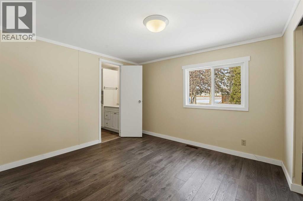 17 Parkland Acres, Lacombe, Alberta  T4L 1T2 - Photo 12 - A2281277