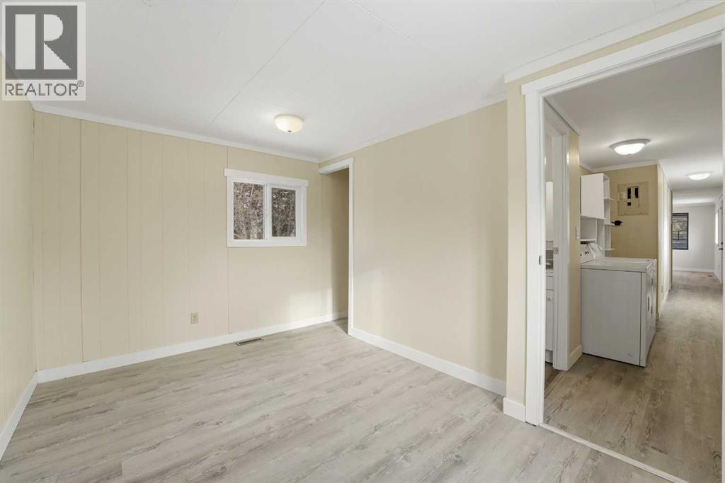 17 Parkland Acres, Lacombe, Alberta  T4L 1T2 - Photo 16 - A2281277