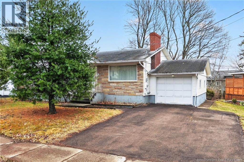 62 Madison Avenue, Moncton, New Brunswick  E1E 1R5 - Photo 3 - NB137352