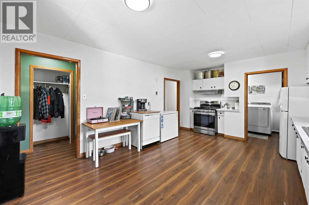 339 3 Street, Irricana, Alberta  T0M 1B0 - Photo 14 - A2287598