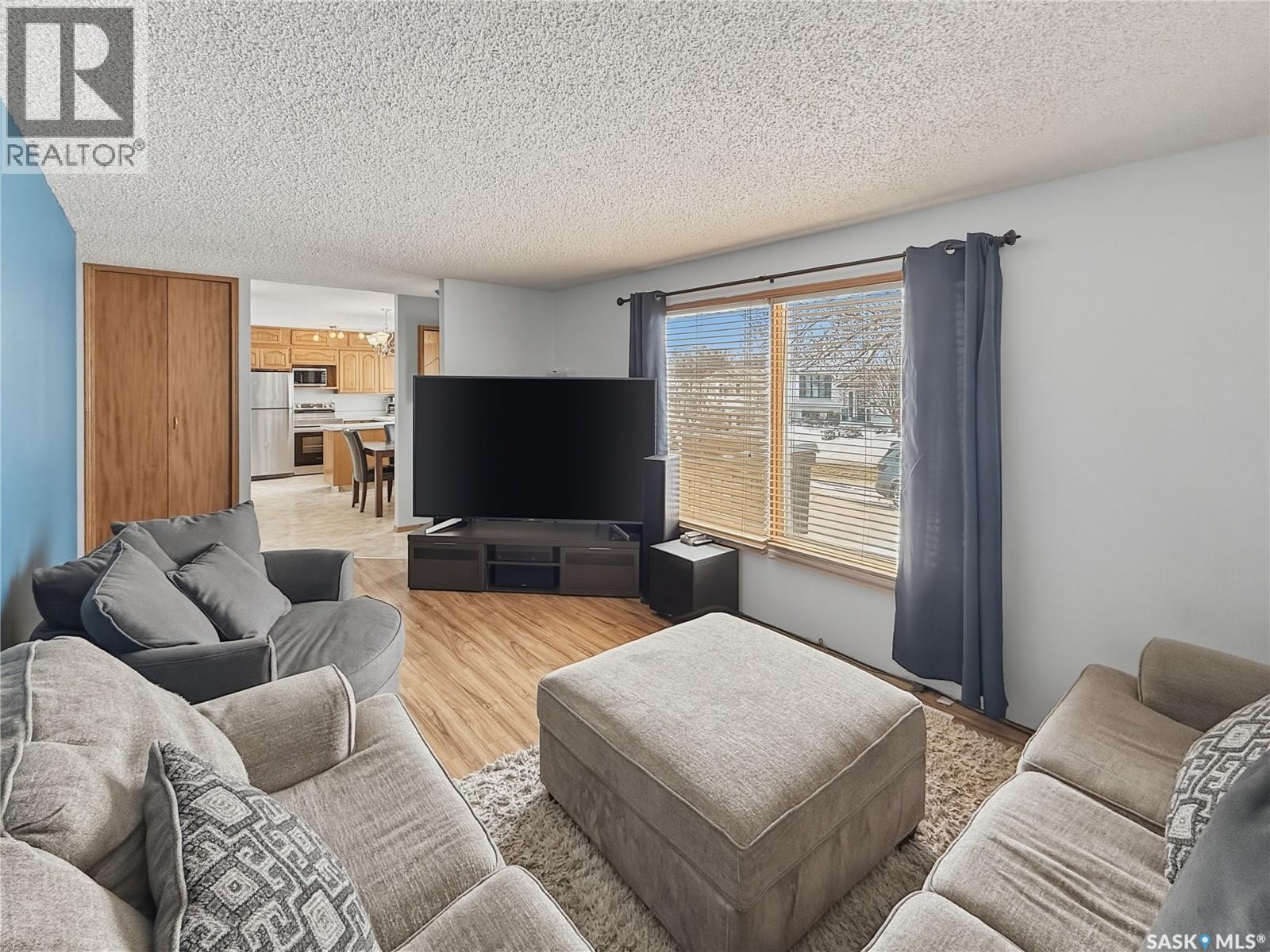 525 6th Avenue Nw, Swift Current, Saskatchewan  S9H 0Y4 - Photo 6 - SK033340