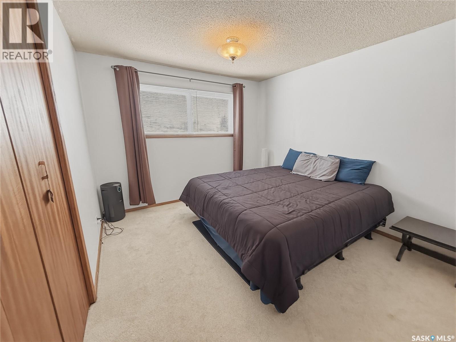 525 6th Avenue Nw, Swift Current, Saskatchewan  S9H 0Y4 - Photo 8 - SK033340