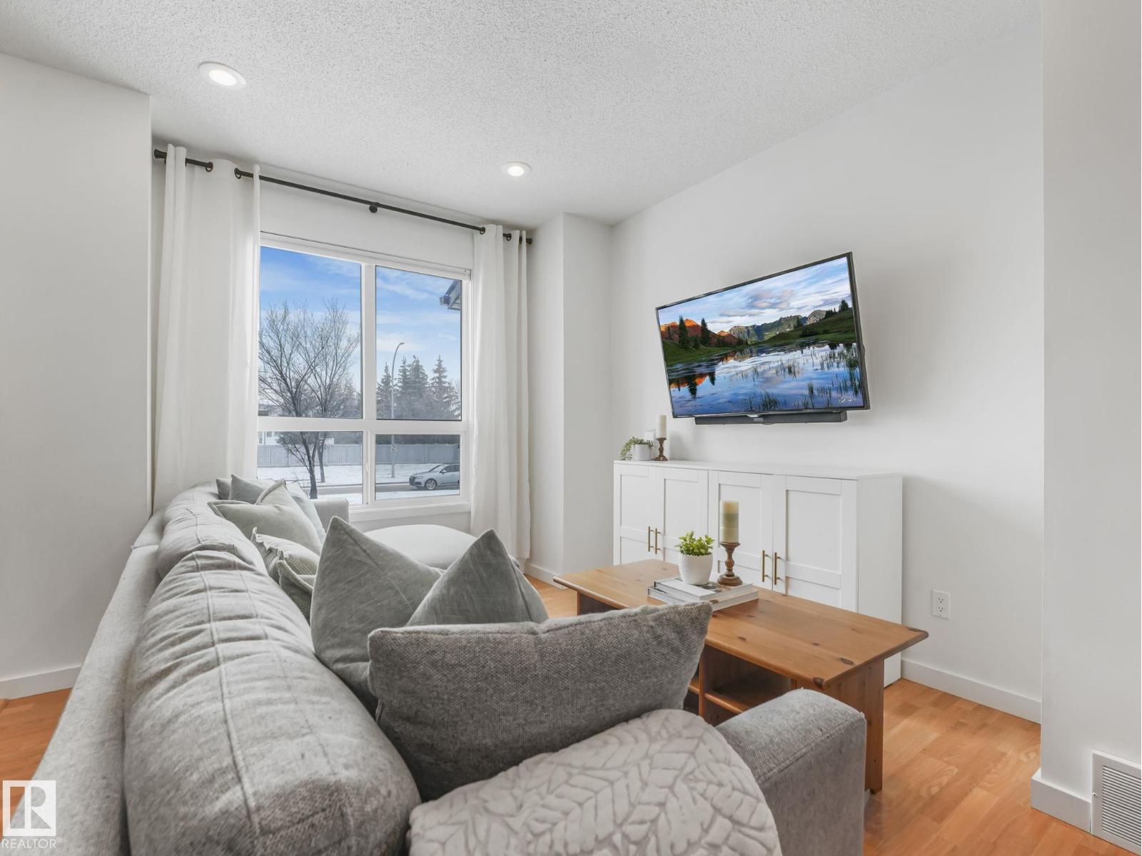 16915 82 St Nw, Edmonton, Alberta  T5Z 0H4 - Photo 3 - E4483175