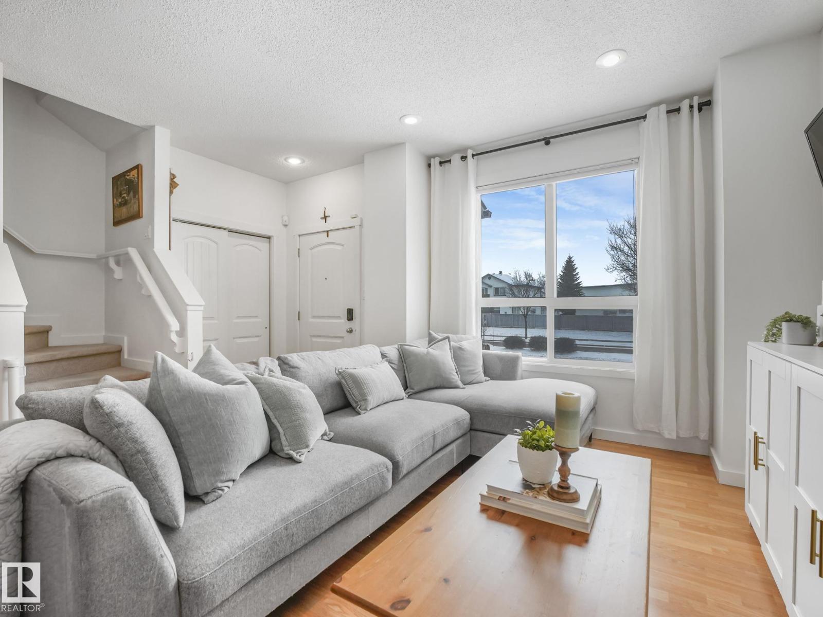 16915 82 St Nw, Edmonton, Alberta  T5Z 0H4 - Photo 4 - E4483175