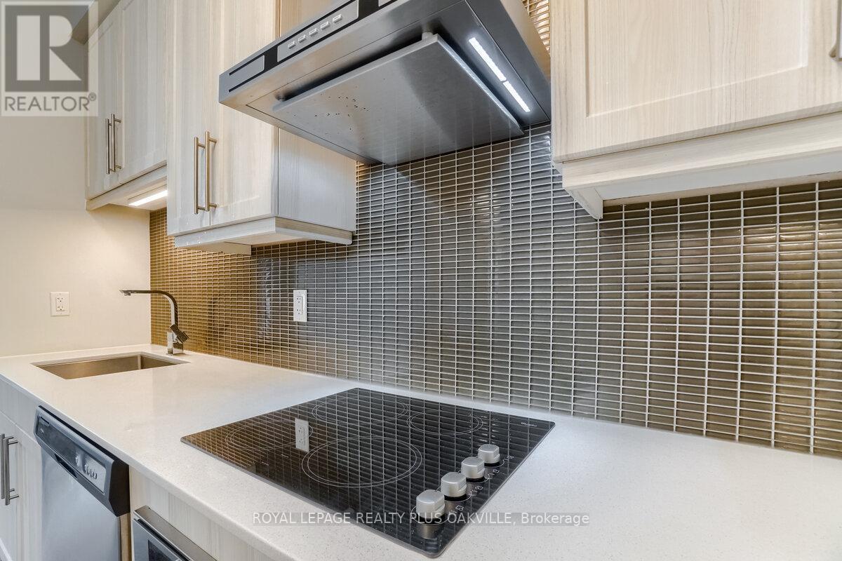 1701 - 2087 Fairview Street, Burlington, Ontario  L7R 2C8 - Photo 11 - W13018730