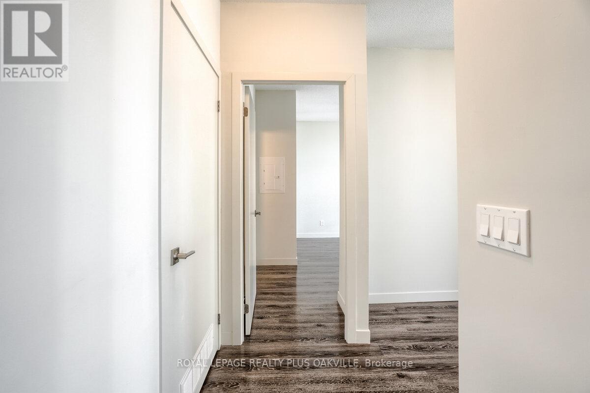 1701 - 2087 Fairview Street, Burlington, Ontario  L7R 2C8 - Photo 18 - W13018730