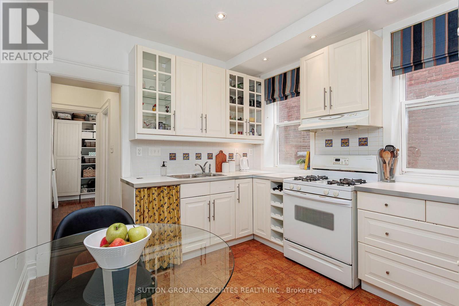 88 Westminster Avenue, Toronto, Ontario  M6R 1N4 - Photo 11 - W13018766