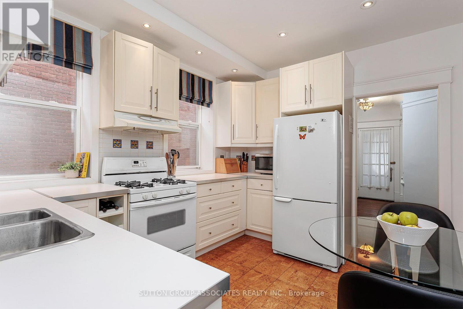 88 Westminster Avenue, Toronto, Ontario  M6R 1N4 - Photo 12 - W13018766