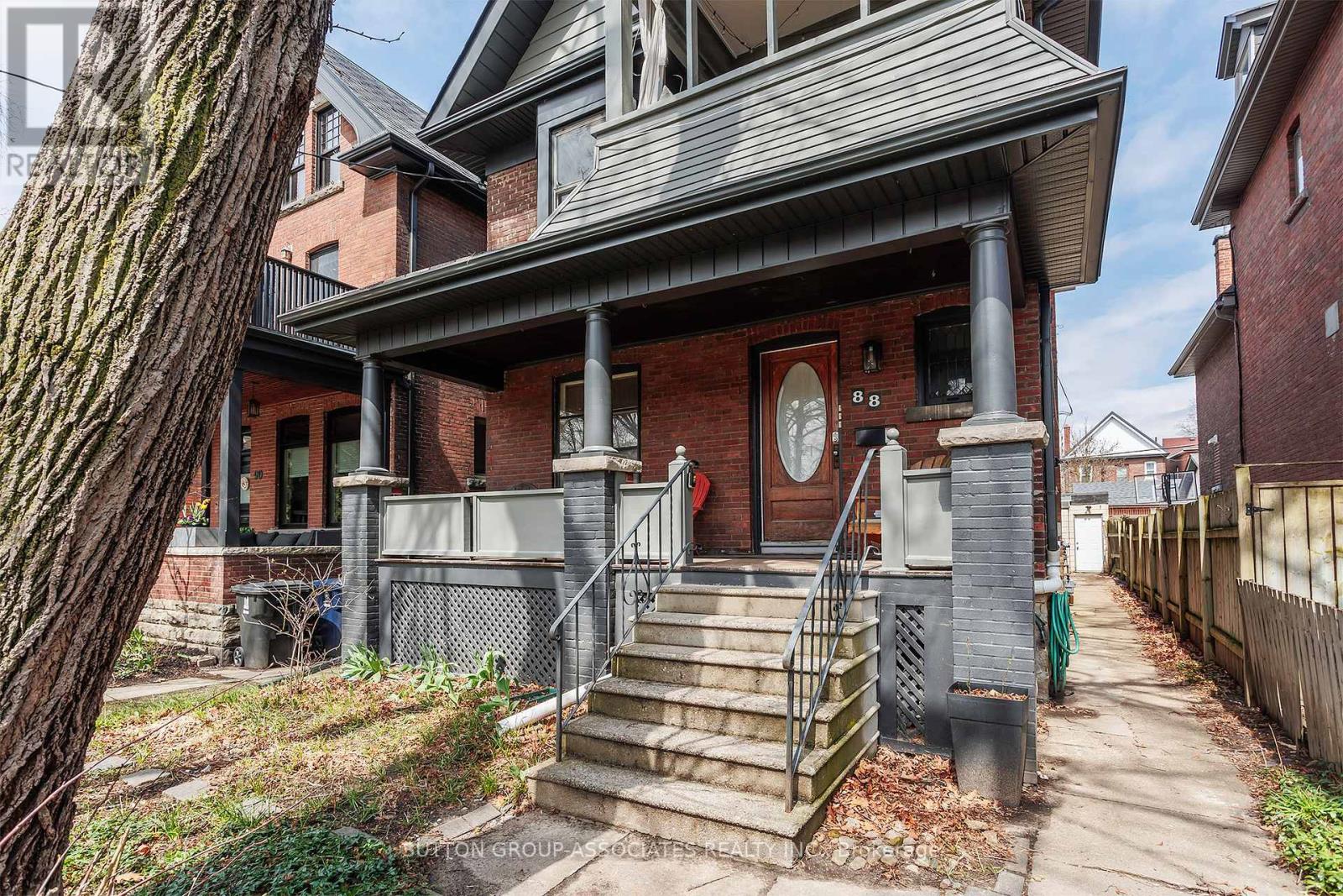 88 Westminster Avenue, Toronto, Ontario  M6R 1N4 - Photo 2 - W13018766