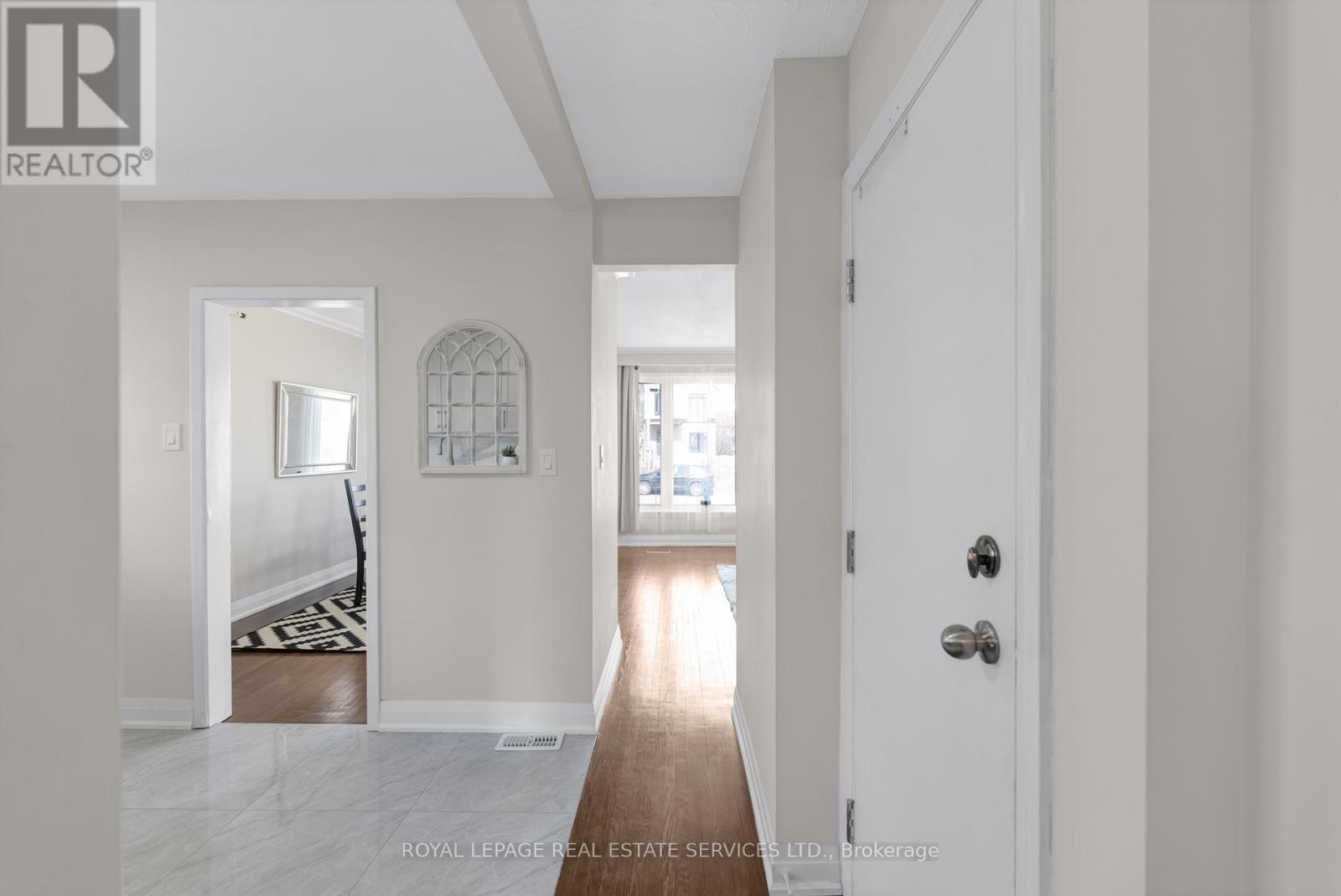 1038 Alexandra Avenue, Mississauga, Ontario  L5E 1Z8 - Photo 4 - W13018782