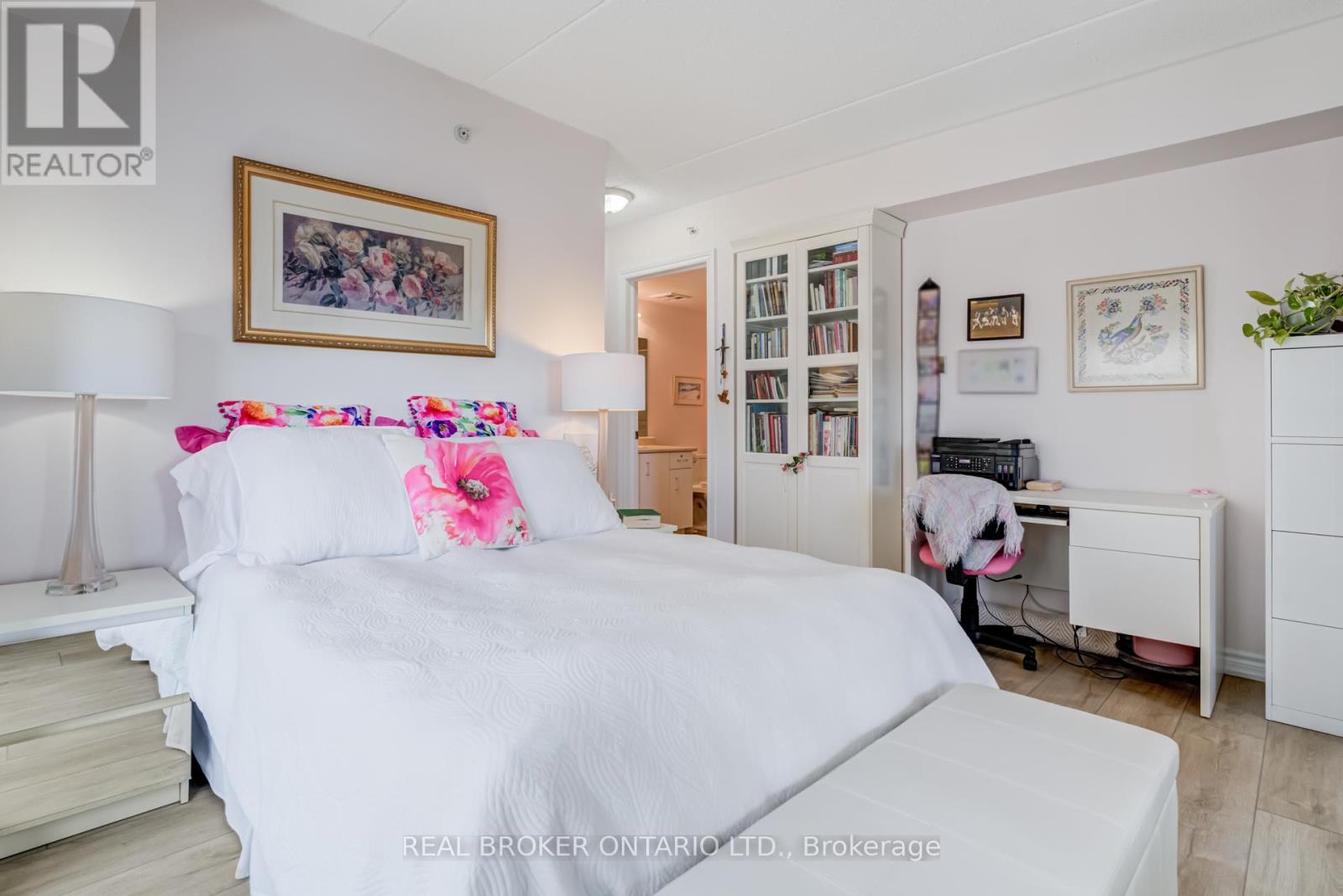 313 - 1460 Bishops Gate, Oakville, Ontario  L6M 4N5 - Photo 12 - W13018806