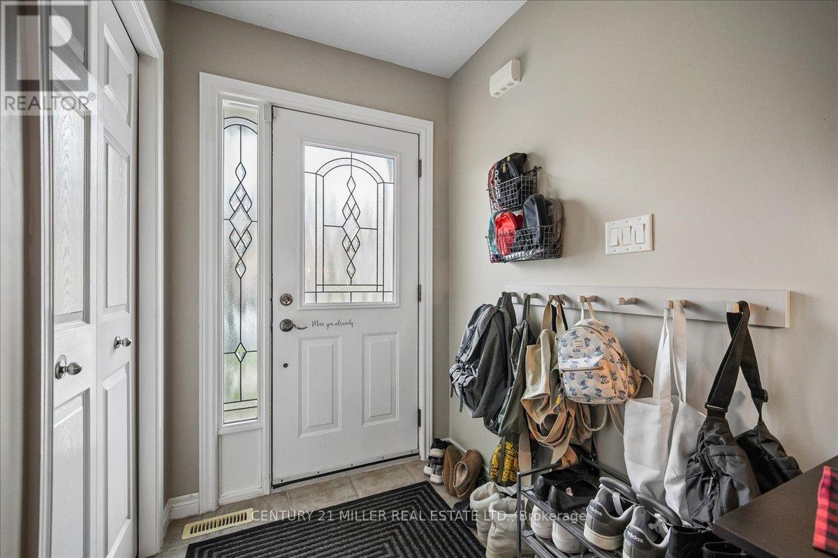 2400 Sequoia Way, Oakville, Ontario  L6M 4Z7 - Photo 4 - W13018862