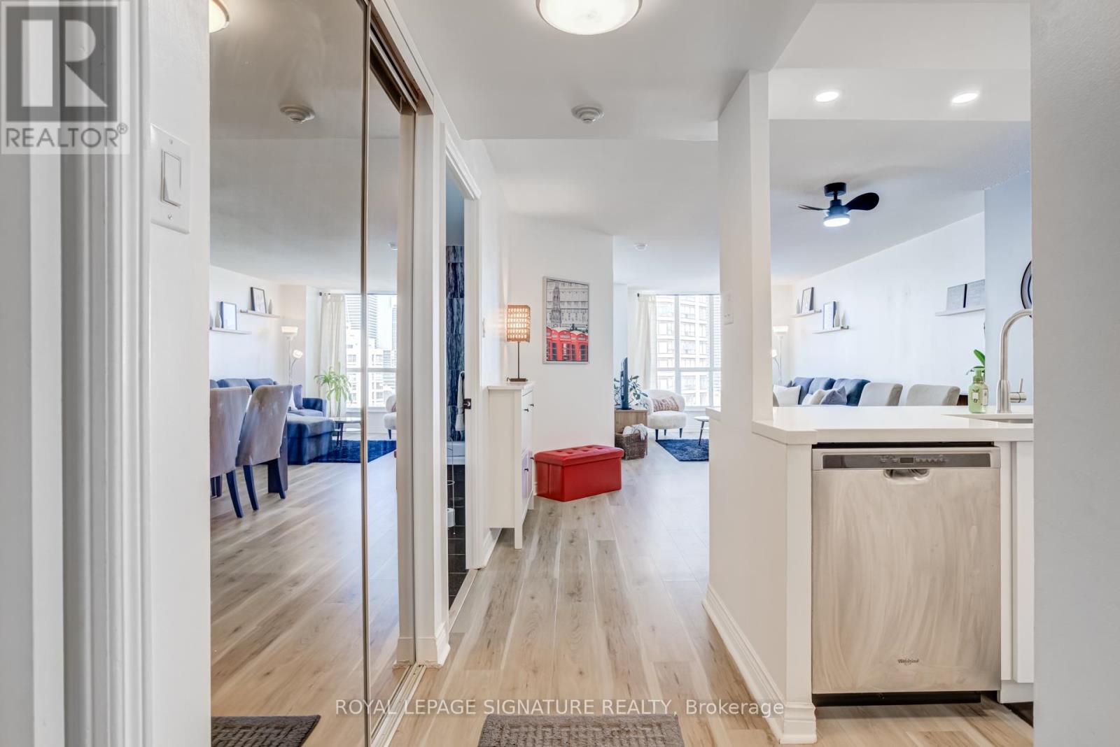 1006 - 2287 Lake Shore Boulevard W, Toronto, Ontario  M8V 3Y1 - Photo 5 - W13018924