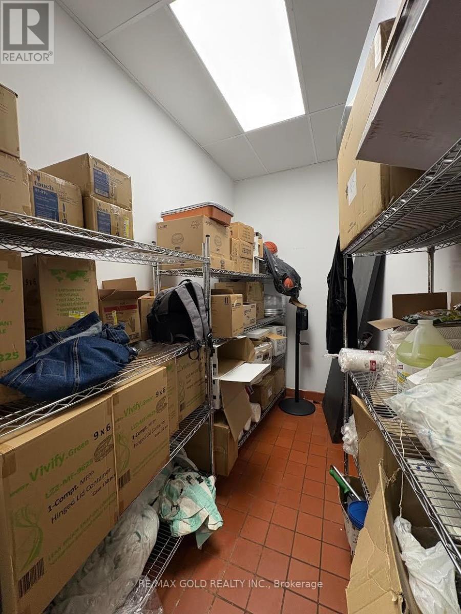 4 - 573 Rogers Road, Toronto, Ontario  M6M 1B7 - Photo 12 - W13018942