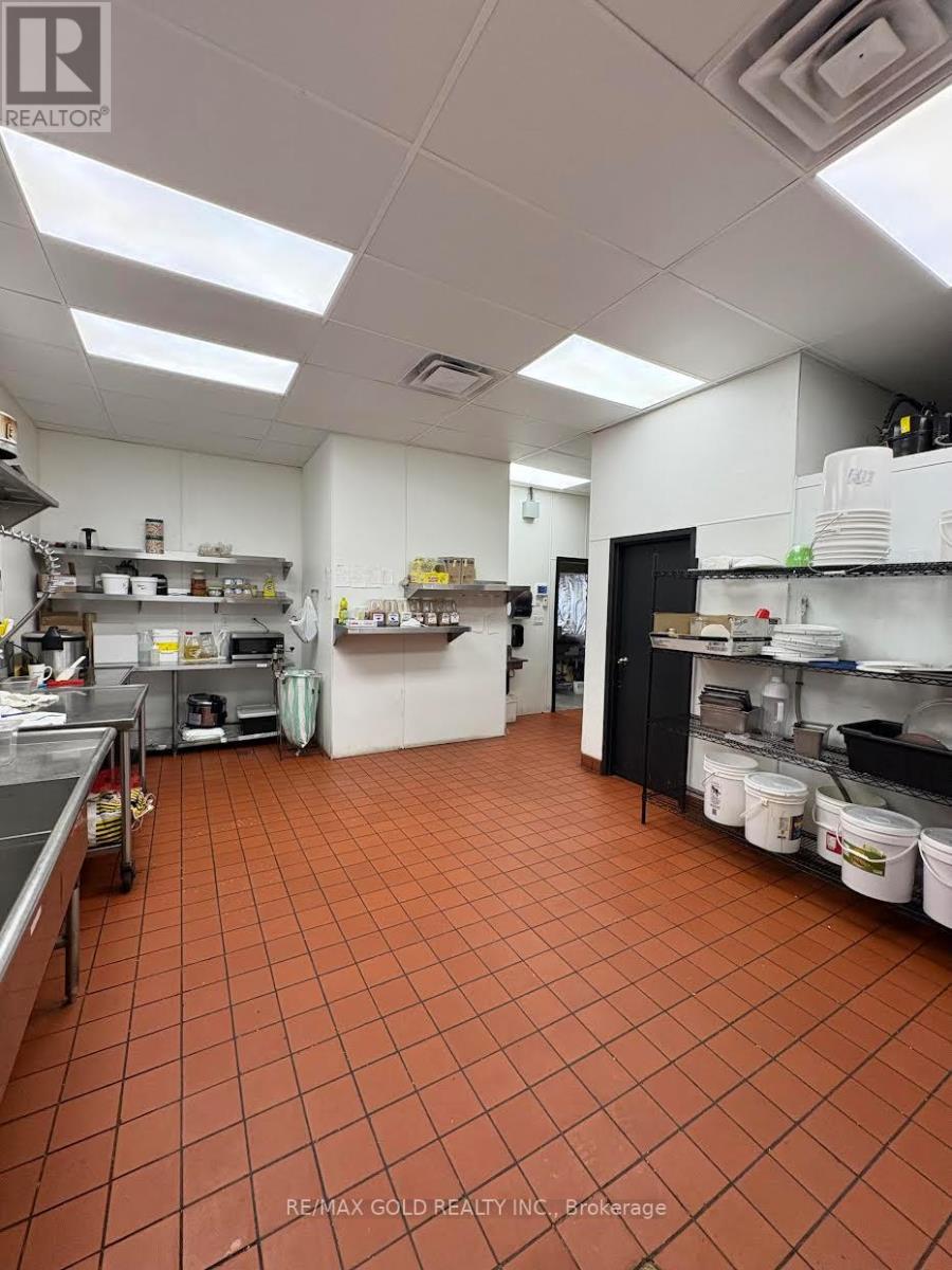 4 - 573 Rogers Road, Toronto, Ontario  M6M 1B7 - Photo 7 - W13018942