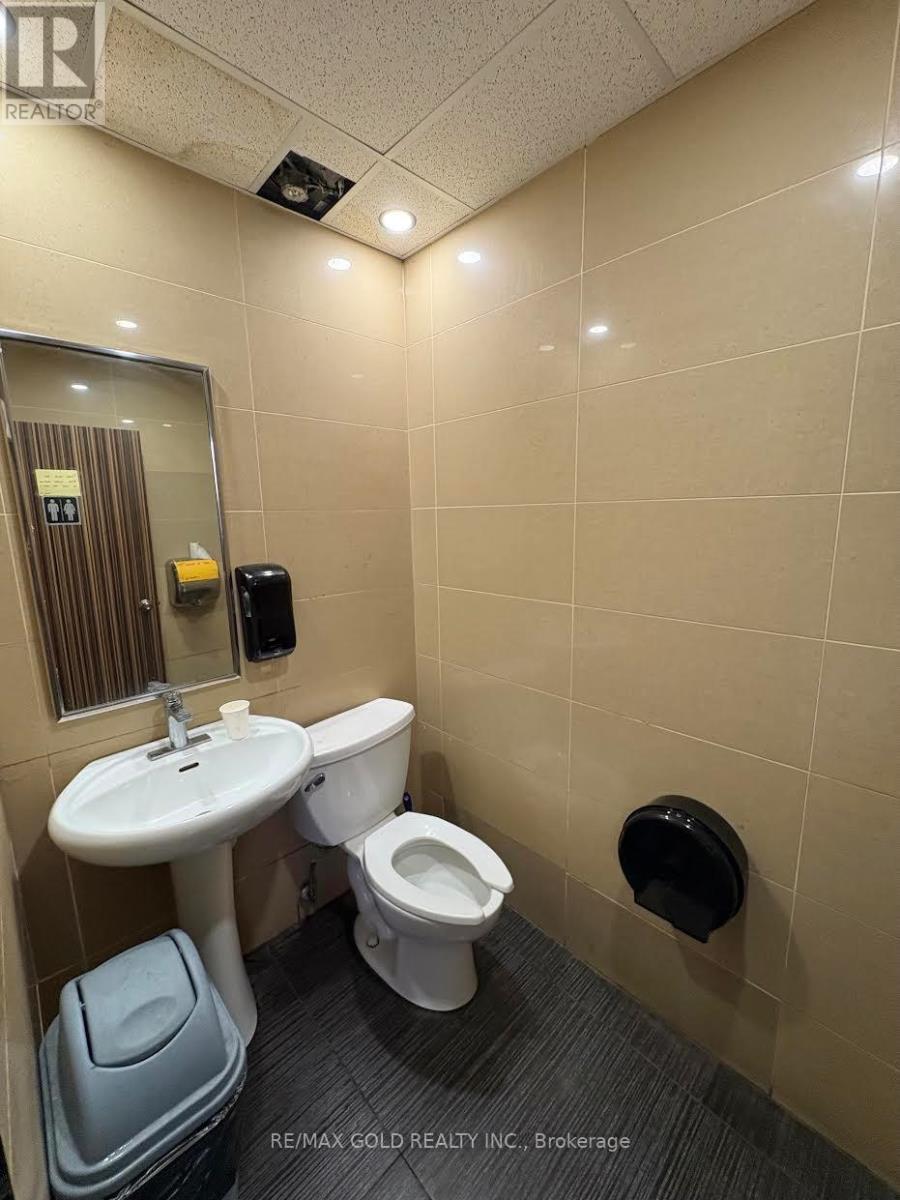 4 - 573 Rogers Road, Toronto, Ontario  M6M 1B7 - Photo 9 - W13018942