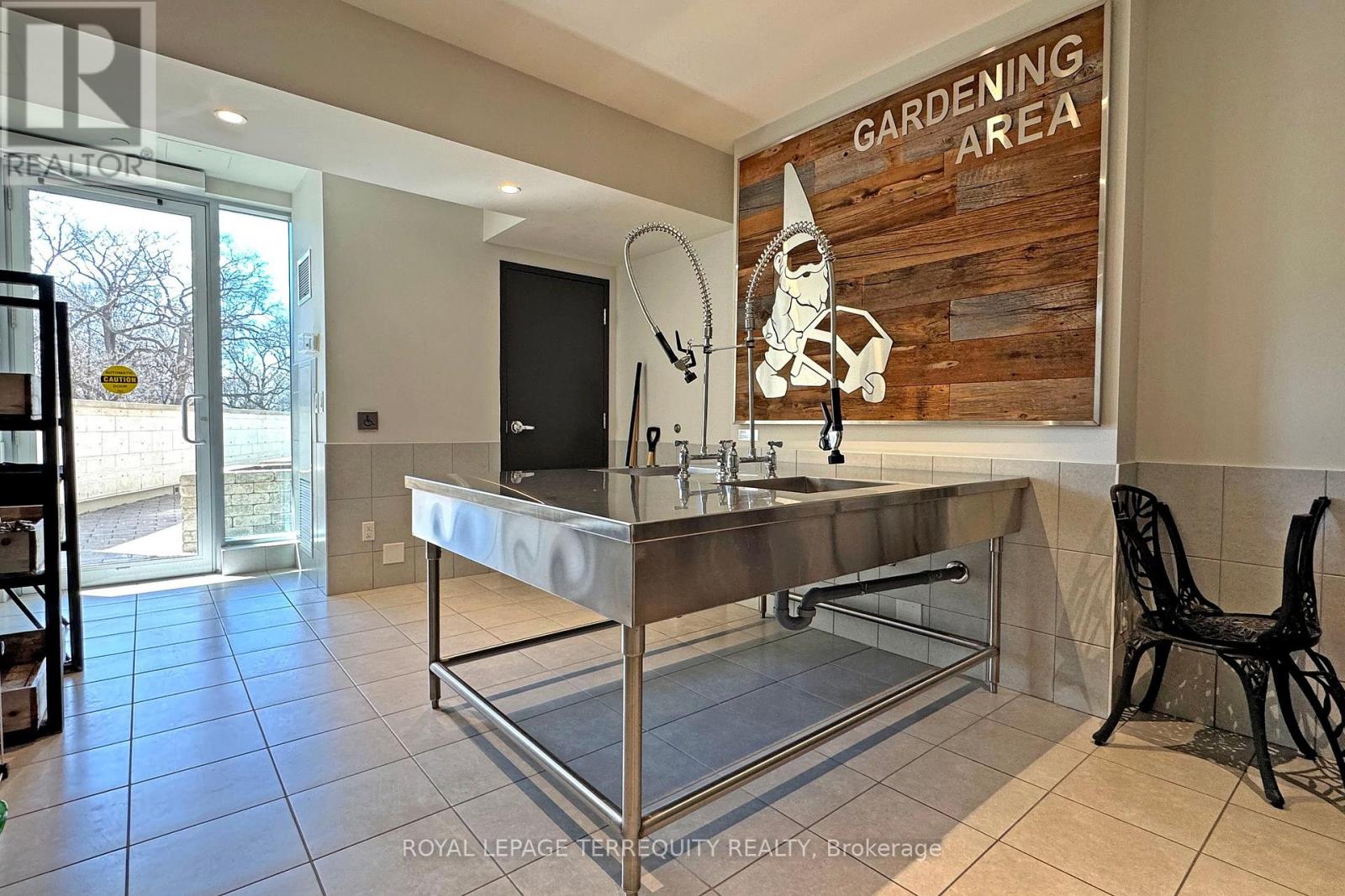 742 - 1830 Bloor Street W, Toronto, Ontario  M6P 0A2 - Photo 38 - W13018944