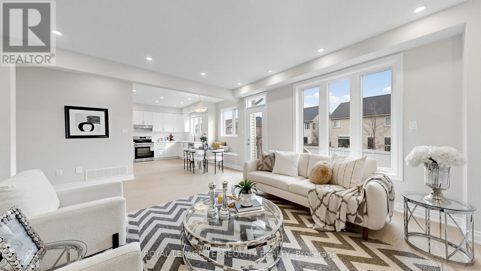 7146 Baskerville Run, Mississauga, Ontario  L5W 1W3 - Photo 10 - W13018974