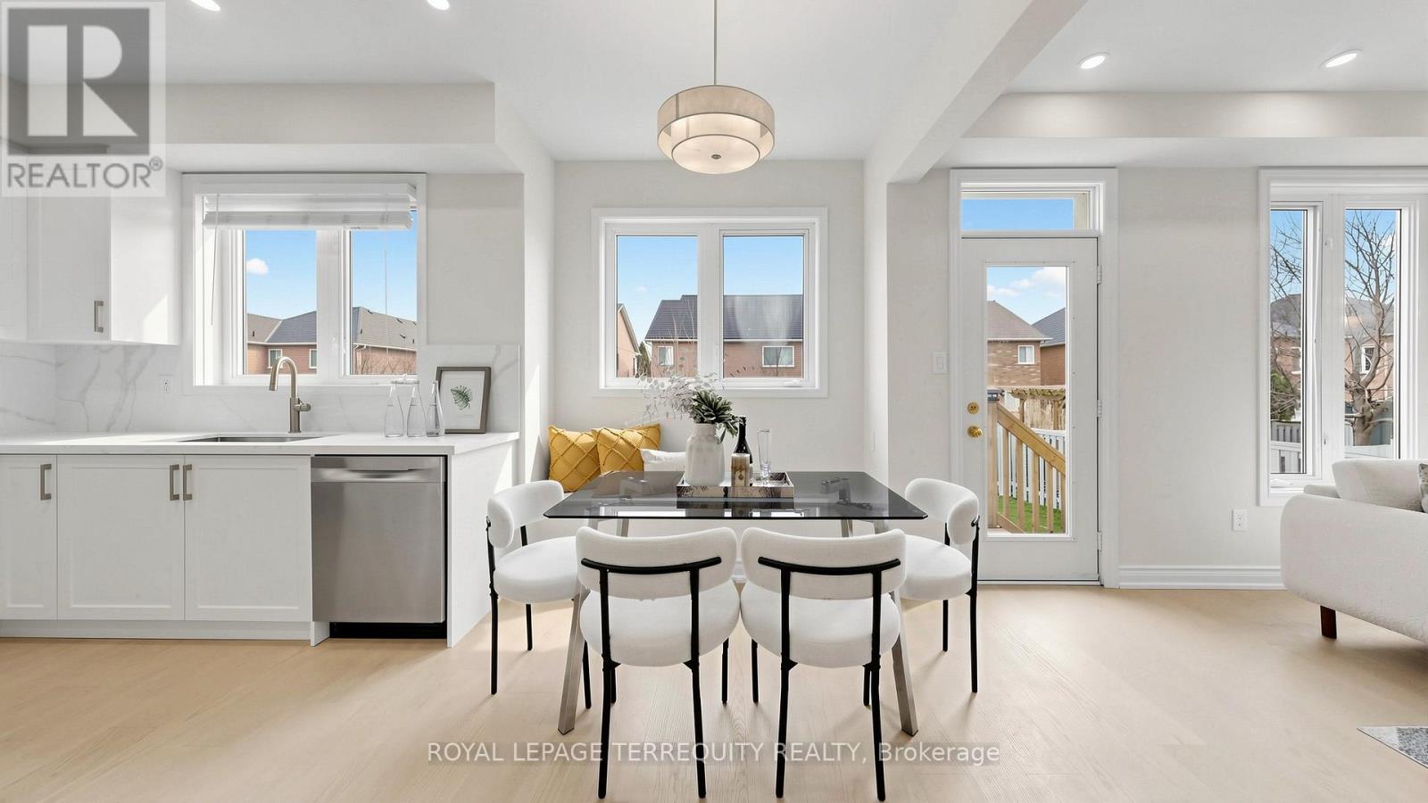 7146 Baskerville Run, Mississauga, Ontario  L5W 1W3 - Photo 14 - W13018974