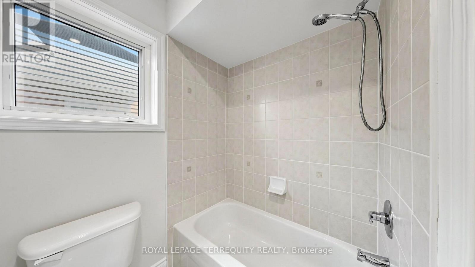 7146 Baskerville Run, Mississauga, Ontario  L5W 1W3 - Photo 29 - W13018974